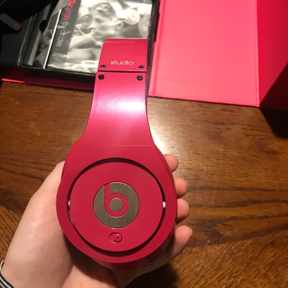 Studio Beats by dr. Dre! - Picture 7 of 8